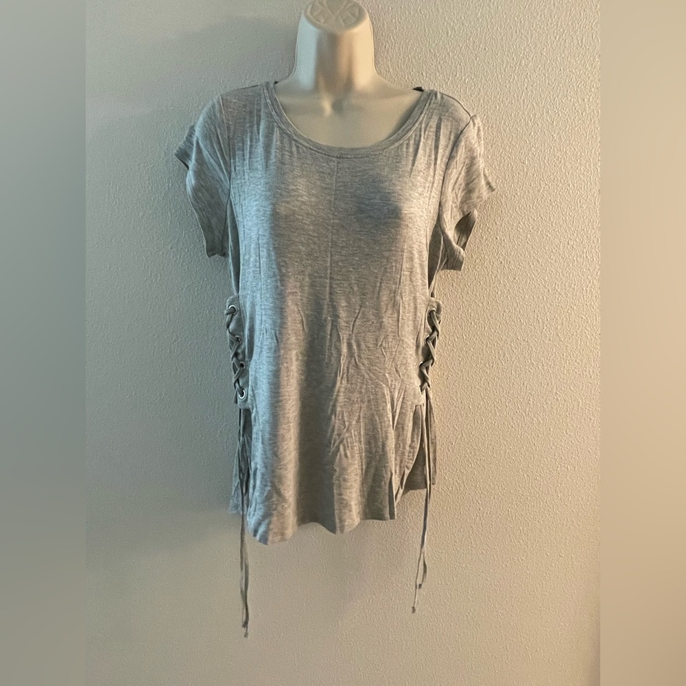 Bold elements light gray short sleeve shirt with side cross cross ties medium